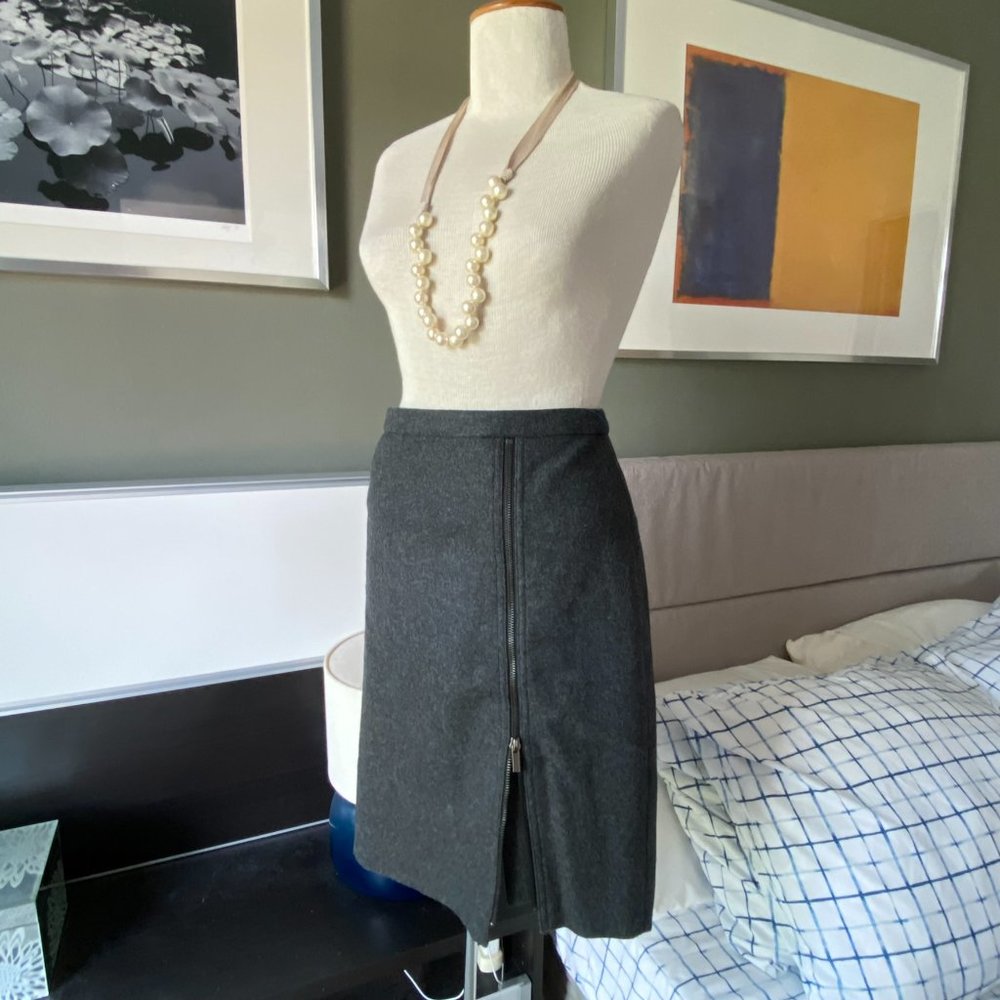 ❤️ J. Crew Wool Skirt with Front Slit US6   - S269